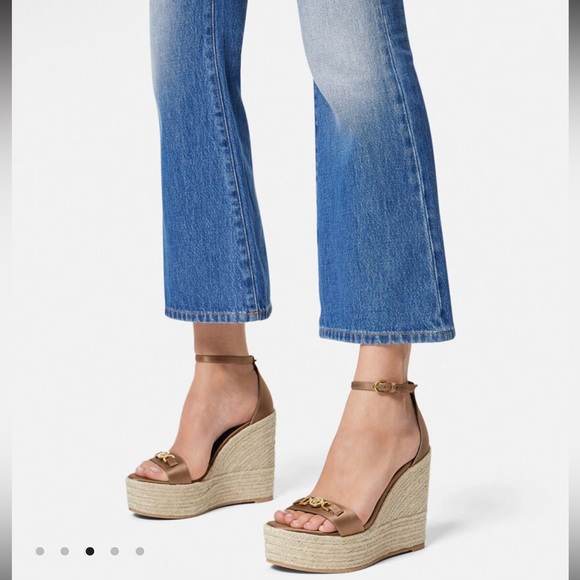 New $775  Versace MEDUSA '95 SATIN WEDGE SANDALS 120 MM - Picture 4 of 17